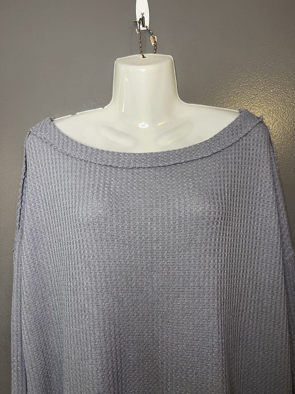 We The Free Sweater Tunic Womens XS Gray Waffle Knit Ruffle Hem Boat Neck